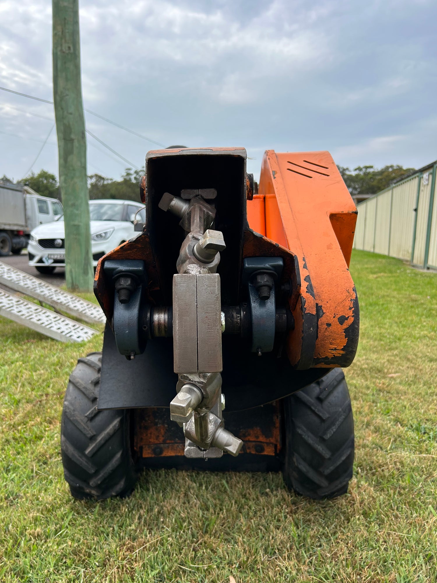 ACW15 - Suit Stump Humper / Red Roo SHP400