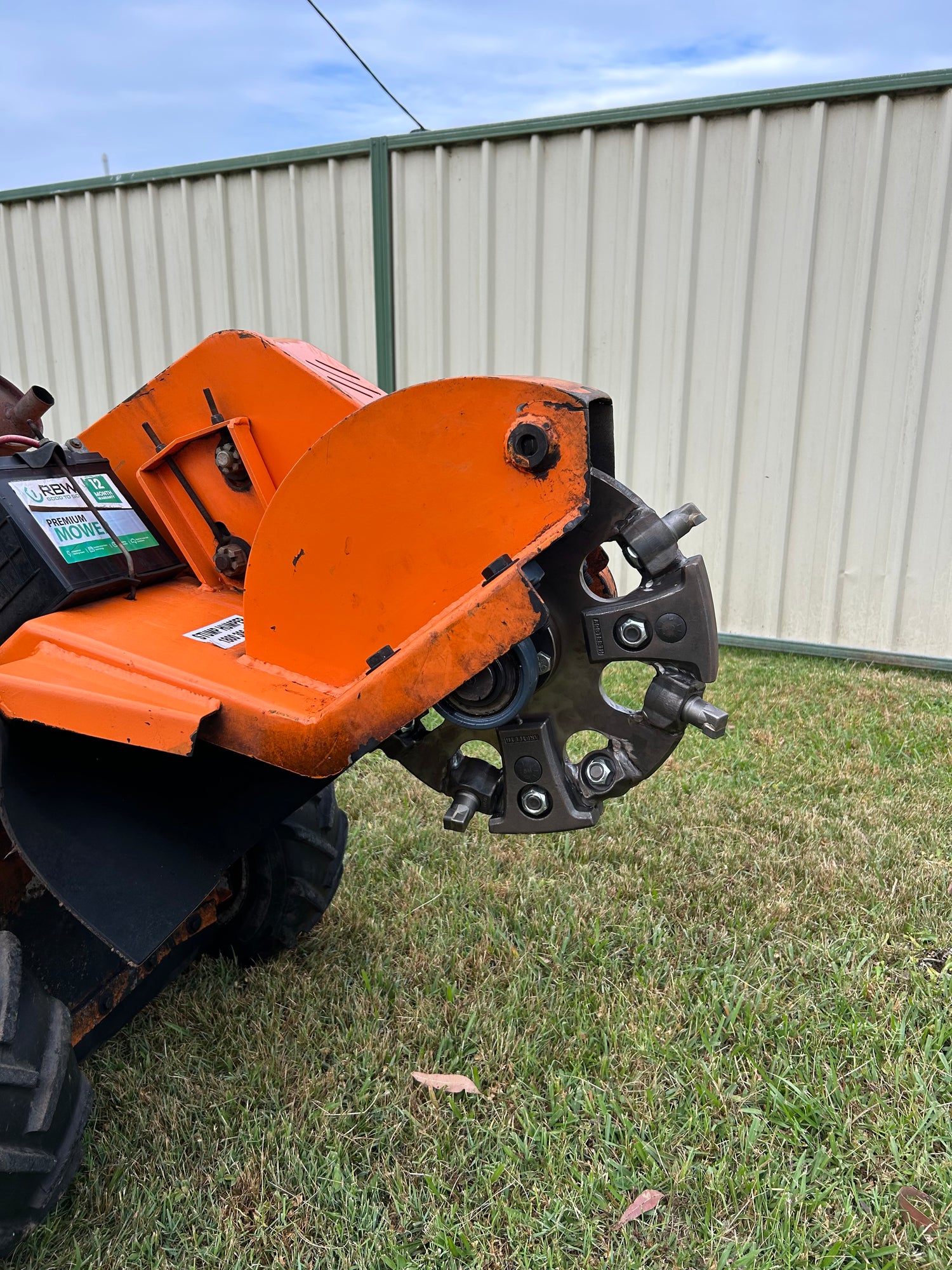 ACW15 - Suit Stump Humper / Red Roo SHP400